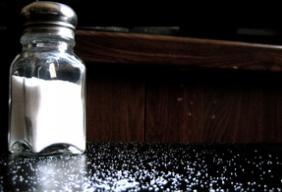 Restaurants, cafes and takeaways 'need to do more' as salt consumption data is r