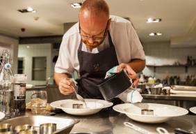 Simon Hulstone wins Santa Maria black pepper recipe competition